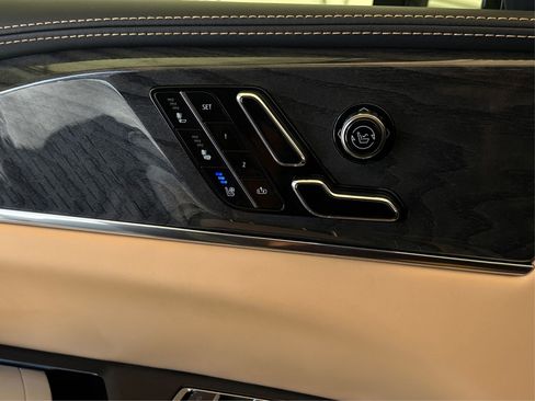 New 2026 Cadillac Escalade IQL Sport 2 w/ LPO, Etrunk Organizer Package AWD/4WD image 31