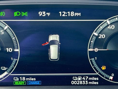 Used 2025 Mitsubishi Outlander 4WD Plug-In Hybrid image 25