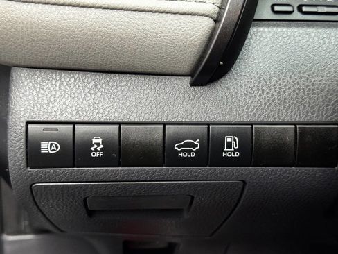 Used 2019 Toyota Camry LE w/ Carpet Mat Package image 31