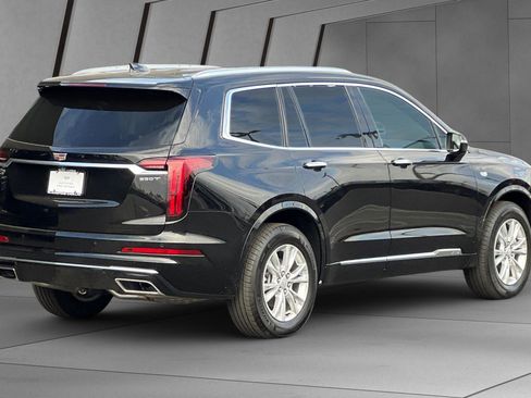 Certified 2025 Cadillac XT6 Luxury image 4