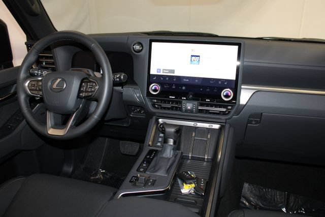 Used 2025 Lexus GX 550 AWD/4WD image 17