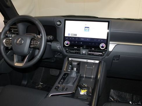 Used 2025 Lexus GX 550 AWD/4WD image 17
