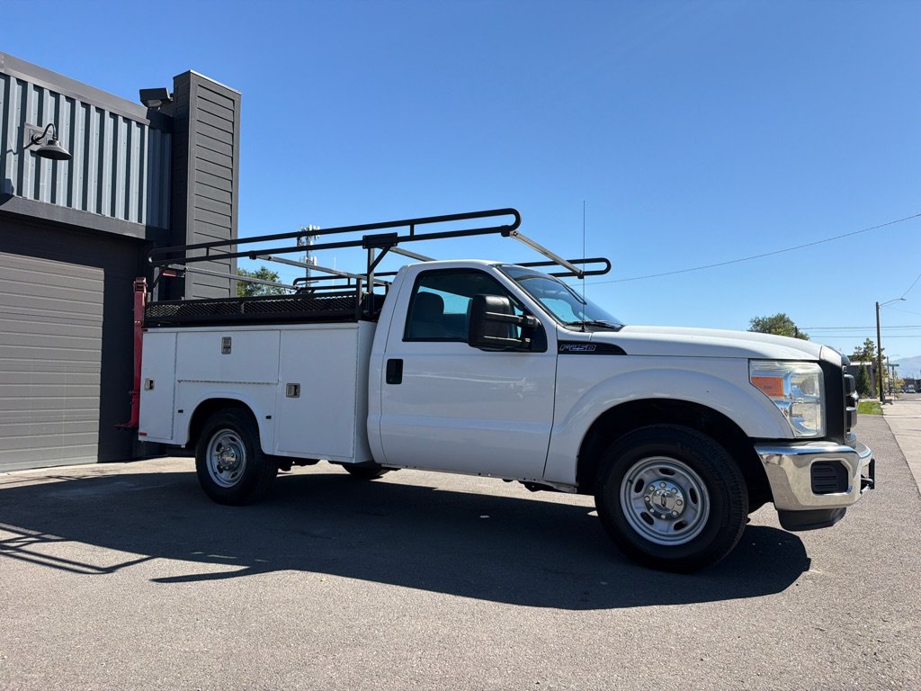 Used 2012 Ford F250 XL w/ XL Decor Pkg RWD image 3