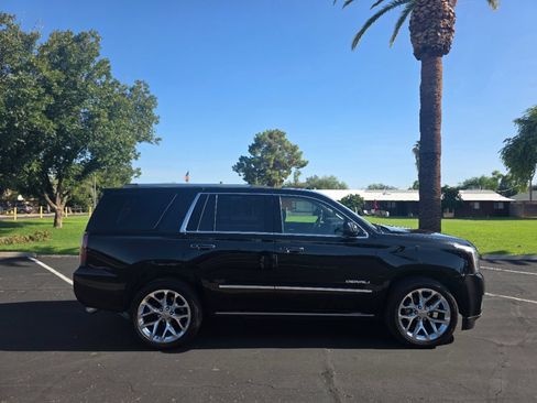 Used 2016 GMC Yukon Denali w/ Enhanced Security Package RWD image 12