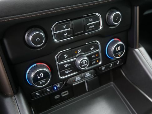 Used 2023 Chevrolet Tahoe High Country AWD/4WD image 29