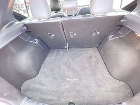 Used 2023 Nissan Kicks SR w/ SR Premium Package FWD image 32