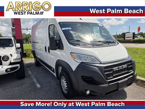 Used 2025 RAM ProMaster 2500 w/ Convenience Group FWD image 1