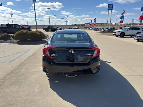 Used 2019 Honda Civic Sport image 6