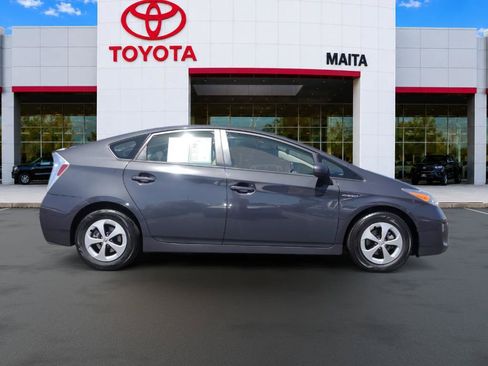 Used 2015 Toyota Prius Two FWD image 2