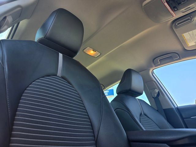 Used 2022 Toyota Camry SE FWD image 17