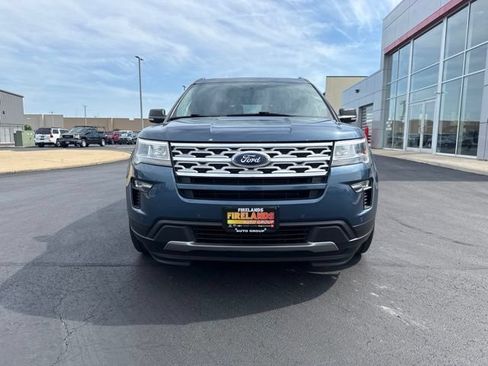Used 2019 Ford Explorer XLT w/ Equipment Group 202A FWD image 2