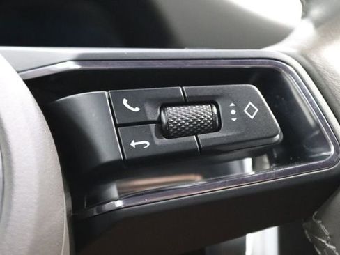 Used 2023 Porsche Macan AWD/4WD image 13