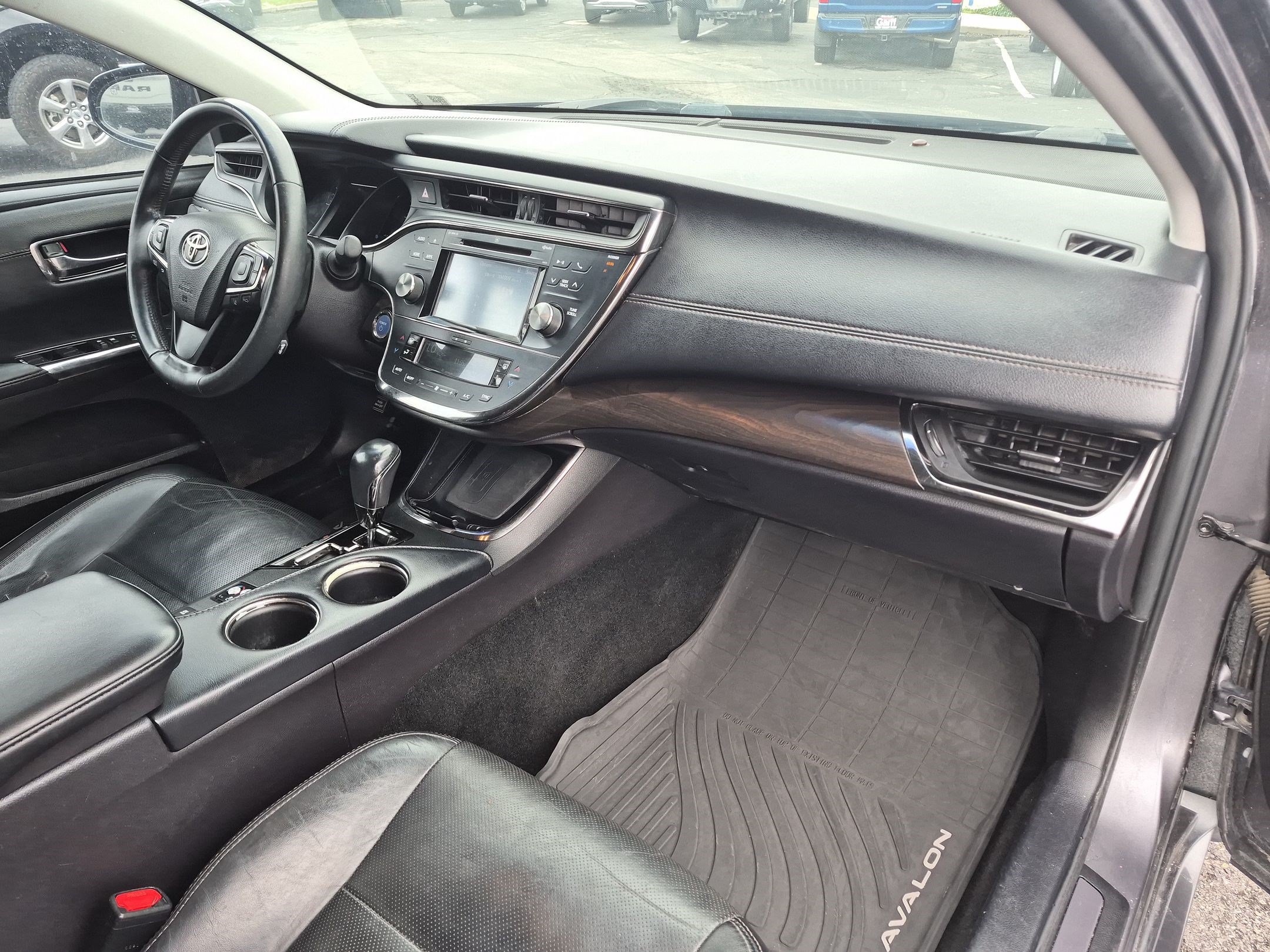 Used 2016 Toyota Avalon Limited w/ Toyota Safety Sense Package FWD image 32