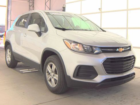 Used 2018 Chevrolet Trax LS AWD/4WD image 4