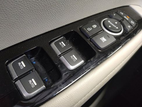 Used 2019 Kia Sorento SX w/ SX Touring Package FWD image 27