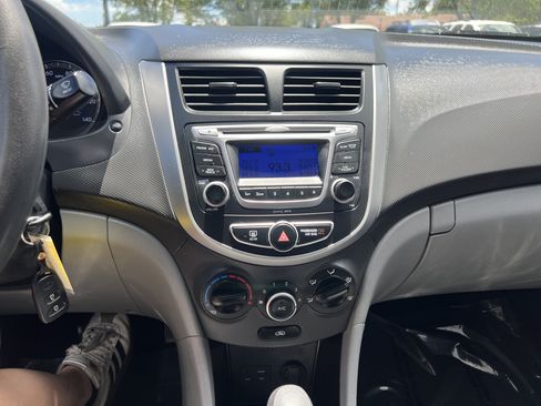 Used 2014 Hyundai Accent GLS FWD image 19