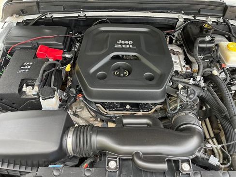 Used 2019 Jeep Wrangler Sport AWD/4WD image 26