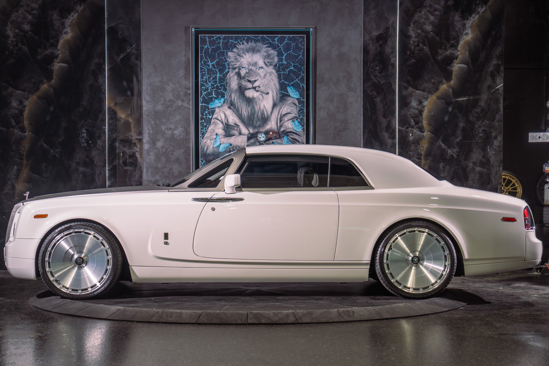 Used 2009 Rolls-Royce Phantom Coupe RWD image 3