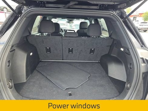 Used 2025 Chevrolet Equinox LT FWD image 14