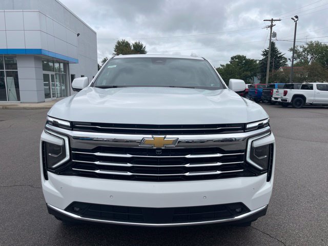 Used 2025 Chevrolet Suburban LT w/ Comfort Package AWD/4WD image 11
