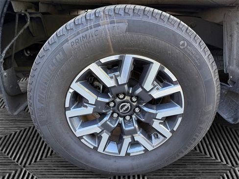 Used 2022 Nissan Frontier SV image 31