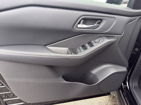 New 2026 Nissan Rogue SV AWD/4WD image 12