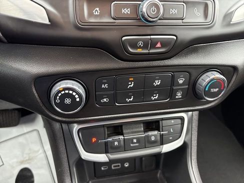 Certified 2024 GMC Terrain SLE FWD image 23