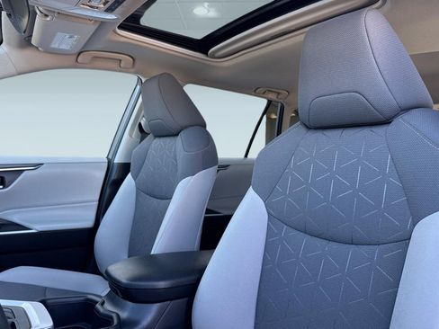 Certified 2025 Toyota RAV4 XLE w/ Convenience Package image 15