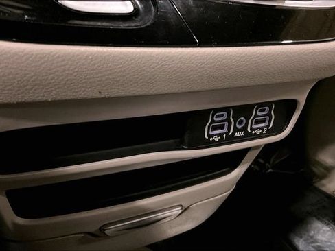Used 2021 Chrysler Voyager Lxi FWD image 35