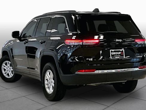 Used 2023 Jeep Grand Cherokee Laredo AWD/4WD image 11