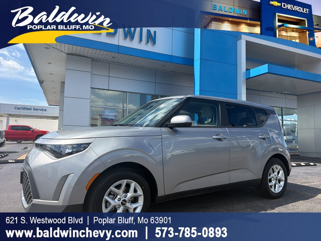 Used 2025 Kia Soul LX w/ LX Technology Package FWD image 1