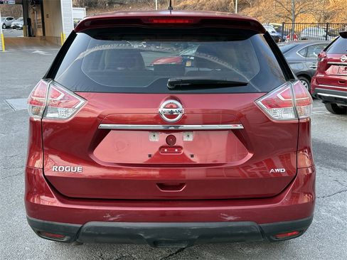 Used 2015 Nissan Rogue S image 5