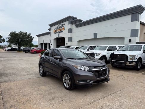 Used 2017 Honda HR-V EX image 40