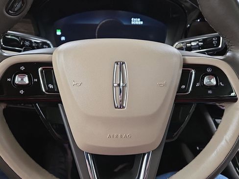 Used 2022 Lincoln Corsair Reserve w/ Equipment Group 201A image 9