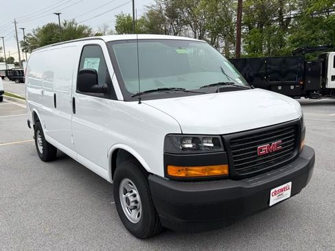 New 2026 GMC Savana 2500 w/ Driver Convenience Package RWD image 7