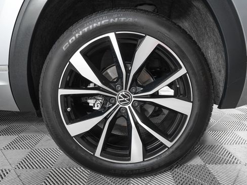 Used 2025 Volkswagen Atlas Cross Sport SEL Premium R-Line AWD/4WD image 32