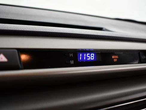 Used 2015 Toyota RAV4 Limited image 24