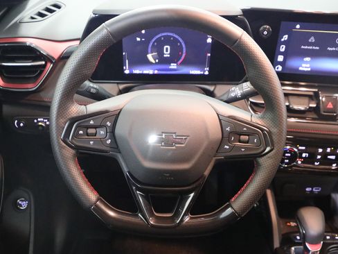 Certified 2024 Chevrolet TrailBlazer RS w/ Convenience Package image 3