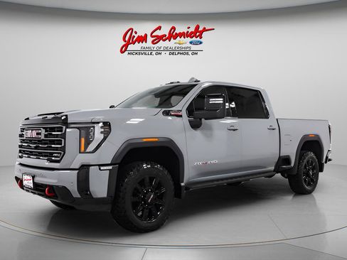 Used 2025 GMC Sierra 2500 AT4 w/ AT4 Premium Plus Package AWD/4WD image 3
