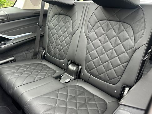 Used 2025 BMW X7 xDrive40i w/ Premium Package AWD/4WD image 19