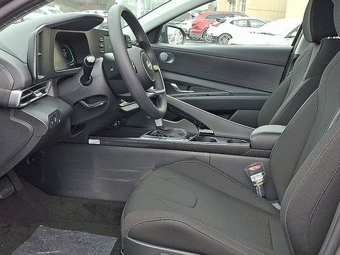 New 2026 Hyundai Elantra Hybrid FWD image 6