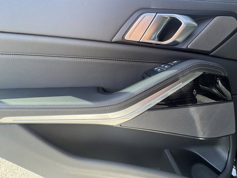 Used 2026 BMW X7 M60i w/ Climate Comfort Package image 20