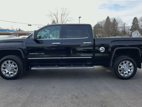 Used 2015 GMC Sierra 2500 Denali w/ Duramax Plus Package image 5