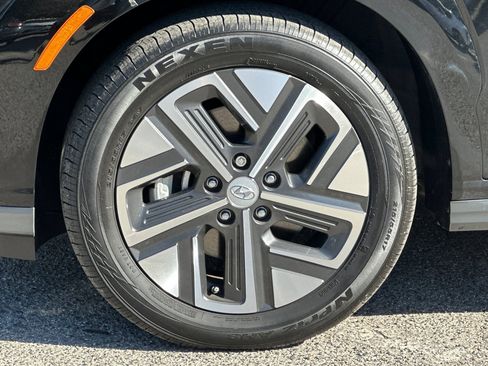 Used 2023 Hyundai Kona SE image 26