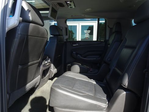 Used 2016 Chevrolet Suburban LT w/ LT Signature Package AWD/4WD image 15