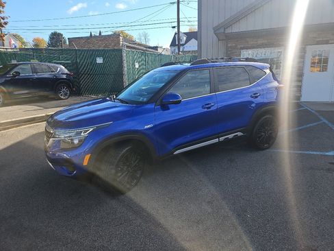 Used 2022 Kia Seltos Nightfall Edition image 7