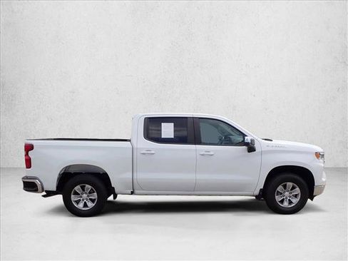 Used 2022 Chevrolet Silverado 1500 LT AWD/4WD image 5