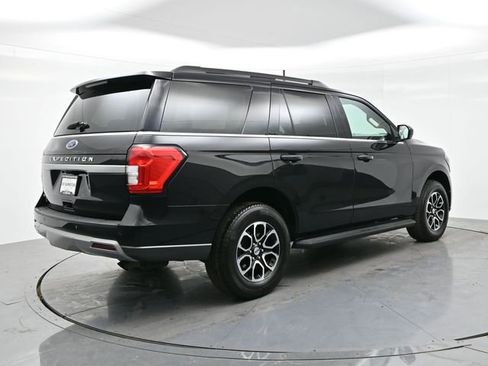 Used 2024 Ford Expedition XLT image 7