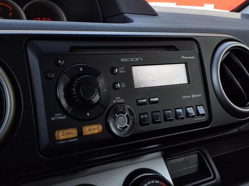 Used 2012 Scion xB FWD image 8