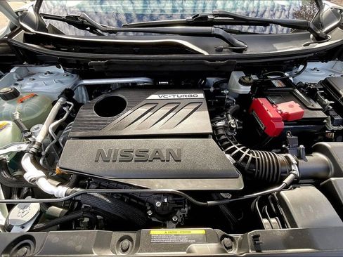 Used 2023 Nissan Rogue SL w/ SL Premium Package image 9